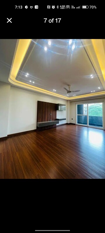 Room in 4 BHK Builder Floor at South City 1 – for Sale