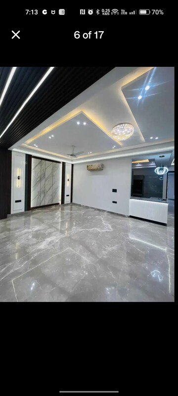 Room in 4 BHK Builder Floor at South City 1 – for Sale