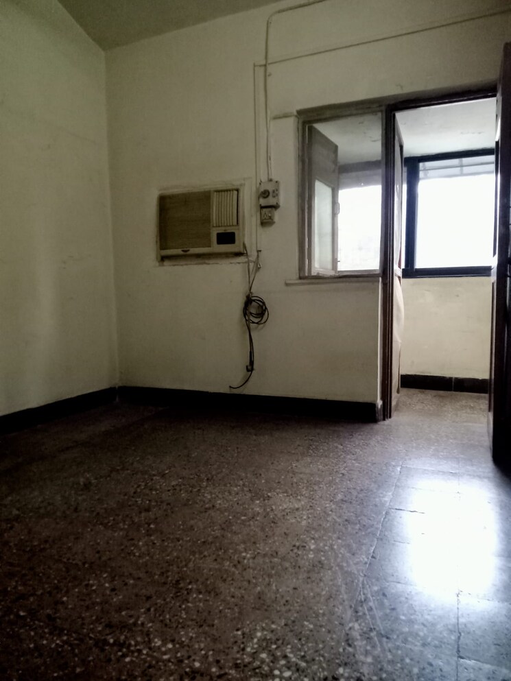 Room, gokuldham-complex 2 Bedroom 1000 Sq.Ft. Apartment In Goregaon East Mumbai 7562807