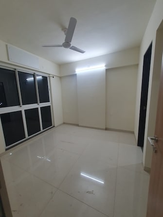 2 BHK Apartment For Rent in Lokhandwala Infrastructure Octacrest Kandivali East Mumbai  7563020