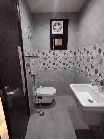 Bathroom in 3 BHK Builder Floor at Palm Residency Chhatarpur, Chattarpur – for Sale