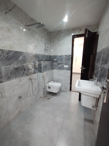 Bathroom in 3 BHK Builder Floor at Palm Residency Chhatarpur, Chattarpur – for Sale