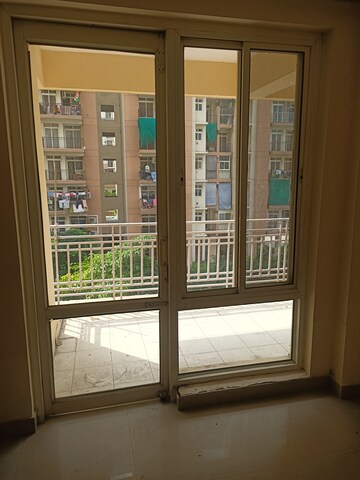 Room in 3.5 BHK Apartment at Jal Vihar Welfare Society, Sector 77 – for Sale