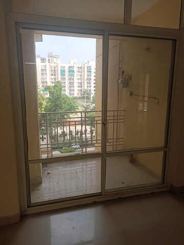 Room in 3.5 BHK Apartment at Jal Vihar Welfare Society, Sector 77 – for Sale