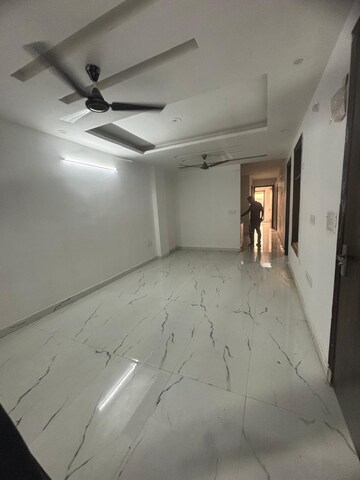 Room in 3 BHK Builder Floor at Palm Residency Chhatarpur, Chattarpur – for Sale