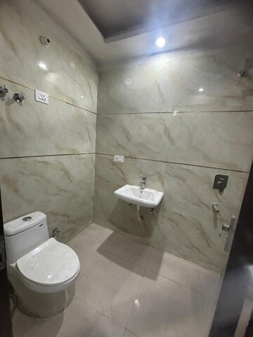 Bathroom in 3 BHK Builder Floor at Palm Residency Chhatarpur, Chattarpur – for Sale