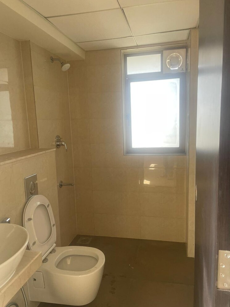 Bathroom, mahindra-vicino 1 Bedroom 518 Sq.Ft. Apartment In Andheri East Mumbai 7563415