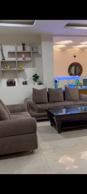 Furnished Amenities in 4 BHK Builder Floor at Sector 85 – for Sale