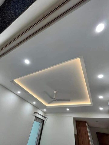 Furnished Amenities in 3 BHK Apartment at BPTP Amstoria, Sector 102 – for Sale