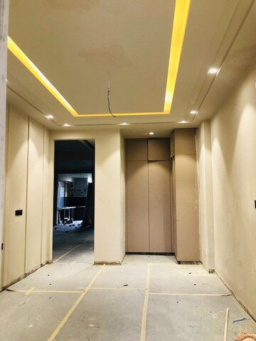 Room in 3.5 BHK Builder Floor at Ashok Vihar – for Sale