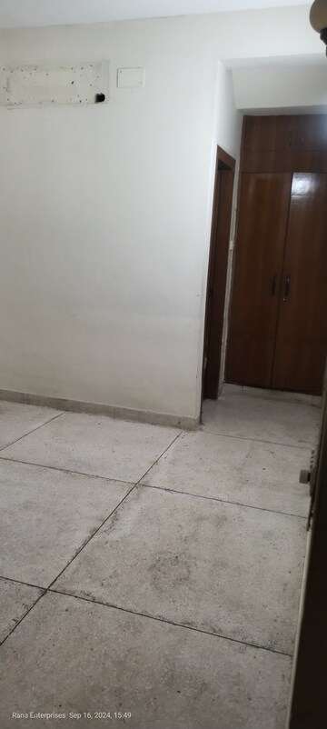 Room in 3.5 BHK Builder Floor at Palam Vihar Residents Association, Palam Vihar – for Sale