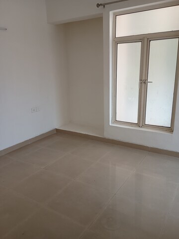 Room in 3.5 BHK Apartment at Imperia Esfera, Sector 37c – for Sale