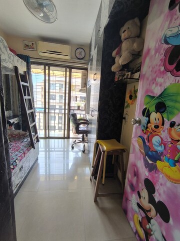 रेसिडेंशियल बिल्डर फ्लोर वर्ग फुट फॉर रेंट इन संजय कॉलनी ग़ाज़ियाबाद  7564876