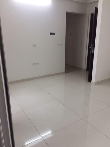 Room in 2 BHK Apartment at Amanora Adreno Towers, Hadapsar – for Sale