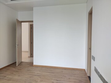 Room in 4 BHK Apartment at Rustomjee Crown, Prabhadevi – for Sale