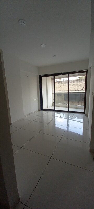 Room in 3 BHK Apartment at Naranpura – for Sale