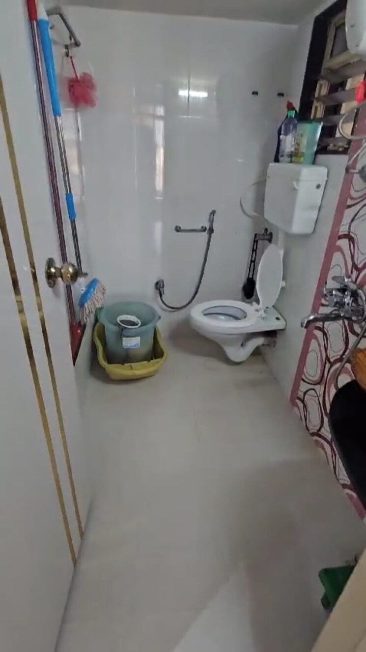 Bathroom, poonam-estate-cluster-i 1 Bedroom 469 Sq.Ft. Apartment In Mira Road Thane 7565096