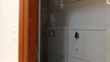 Furnished Amenities in 4 BHK Builder Floor at Sadh Nagar – for Sale
