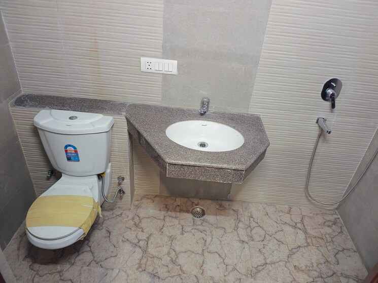 Attached Bathroom, purvanchal-royal-city-ii 3 Bedroom 1815 Sq.Ft. Apartment In Chi V Greater Noida Greater Noida 7566182