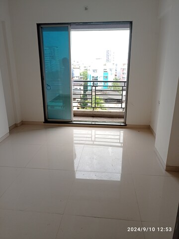 Room in 2 BHK Apartment at Veena Signature, Dombivli East – for Sale