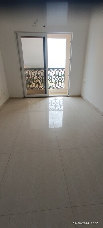 Room in 3 BHK Apartment at Sector 42 – for Sale