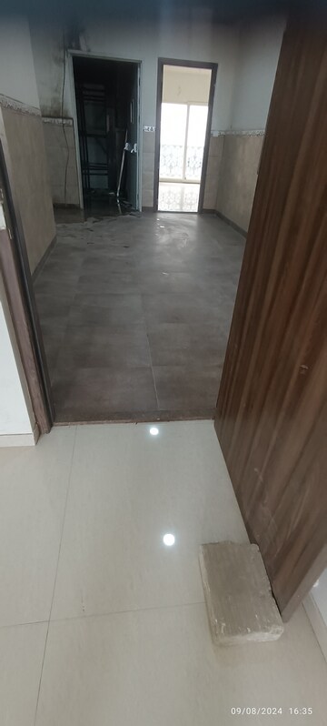 Room in 3 BHK Apartment at Sector 42 – for Sale