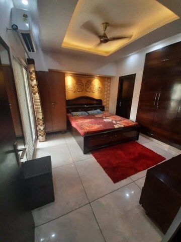 Room in 2.5 BHK Apartment at Gulshan Vivante, Sector 137 – for Sale