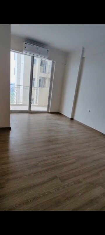 Room in 3.5 BHK Apartment at Pareena Coban Residences, Sector 99a – for Sale