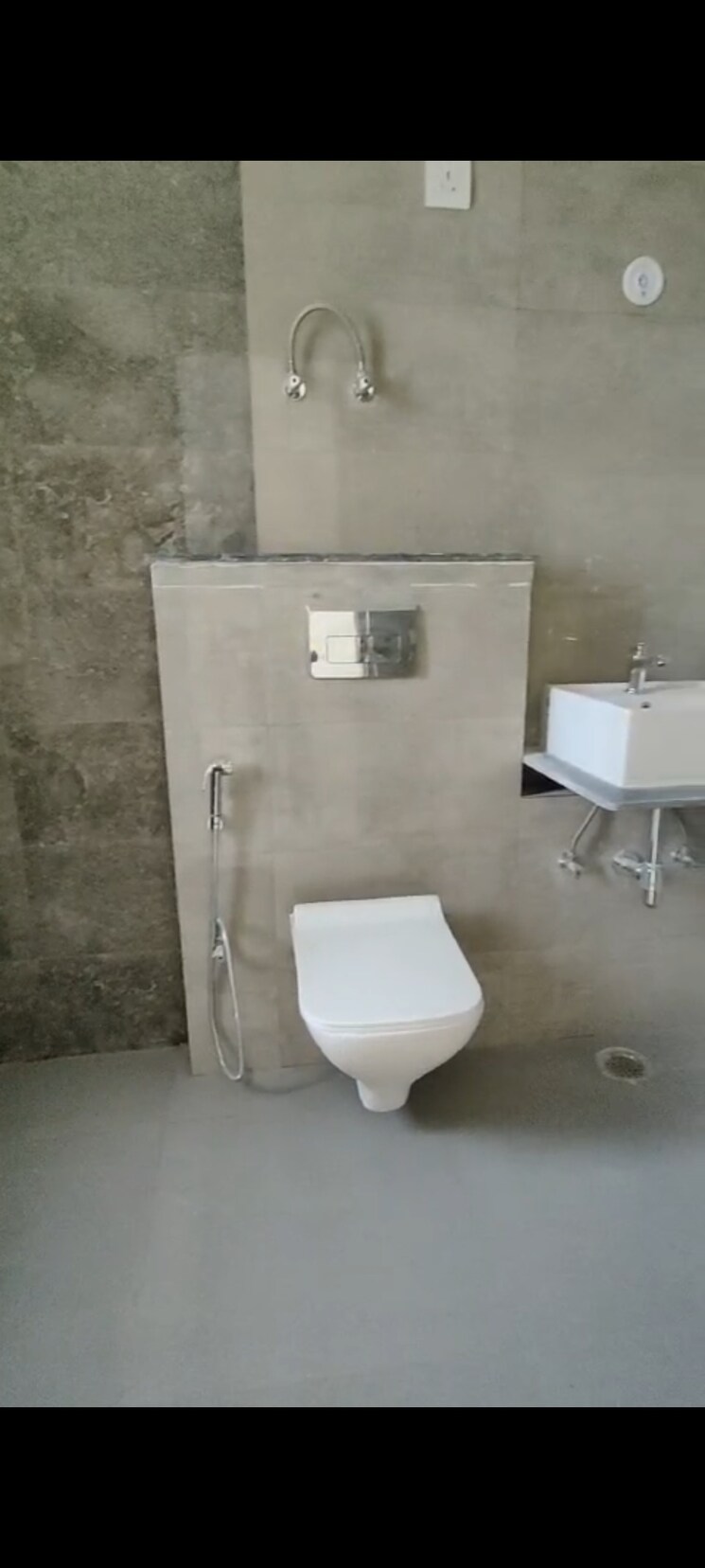 Bathroom, pareena-coban-residences 3.5 Bedroom 1997 Sq.Ft. Apartment In Sector 99a Gurgaon 7566644