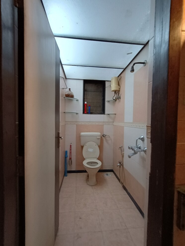 Bathroom, elite-niwas 3 Bedroom 1300 Sq.Ft. Apartment In Kopar Khairane Navi Mumbai 7566646