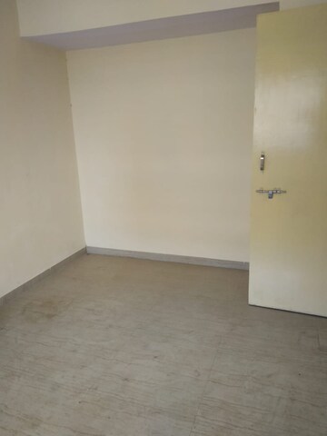 Room in 1 BHK Apartment at Raunak Unnathi Woods Phase 4 And 5, Ghodbunder Road – for Sale