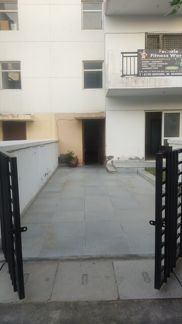 Kitchen in 4 BHK Builder Floor at BPTP Park Elite Floor II, Sector 75 – for Sale