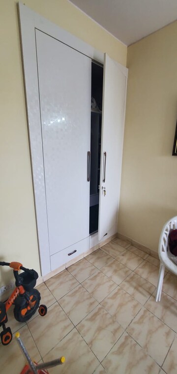 Room in 2 BHK Apartment at Omaxe Heights, Sector 86 – for Sale