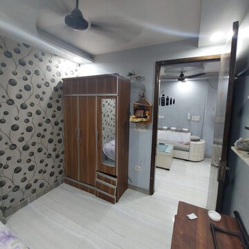 रेसिडेंशियल बिल्डर फ्लोर वर्ग यार्ड फॉर रेंट इन उत्तम नगर दिल्ली  7567664