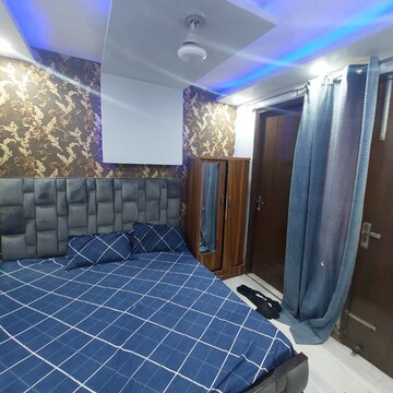 रेसिडेंशियल बिल्डर फ्लोर वर्ग यार्ड फॉर रेंट इन उत्तम नगर दिल्ली  7567664