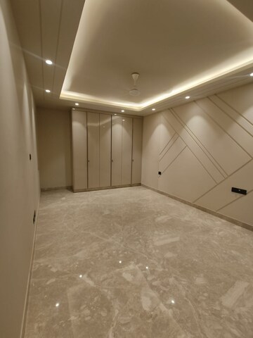 Room in 3 BHK Builder Floor at Greater Kailash Part 3 – for Sale