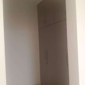 Room in 3 BHK Apartment at Indiabulls Centrum Park, Sector 103 – for Sale