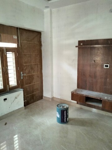 Furnished Amenities in 4 BHK Builder Floor at Green Fields Colony – for Sale
