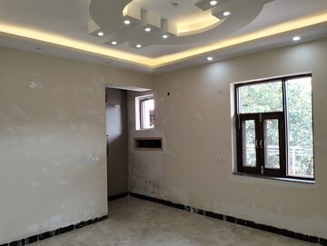 Room in 4 BHK Builder Floor at Green Fields Colony – for Sale