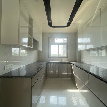 Kitchen in 3 BHK Builder Floor at BPTP Amstoria Country Floor , Sector 102 – for Sale