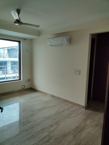 Room in 3 BHK Builder Floor at Sector 38 – for Sale