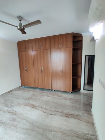 Room in 3 BHK Builder Floor at Sector 38 – for Sale