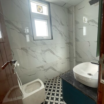 Bathroom in 3 BHK Builder Floor at BPTP Amstoria Country Floor , Sector 102 – for Sale