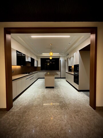 Room in 4 BHK Builder Floor at Sushant Lok 3, Sector 57 – for Sale