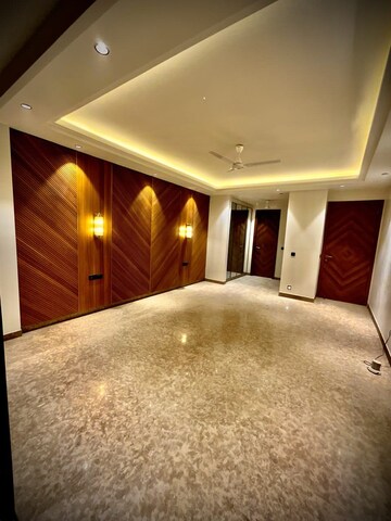 Room in 4 BHK Builder Floor at Sushant Lok 3, Sector 57 – for Sale