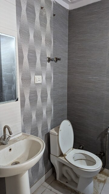 Bathroom in 4 BHK Builder Floor at Green Fields Colony – for Sale