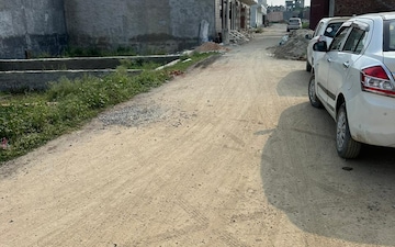 Plot For Sale in Garhi Chaukhandi