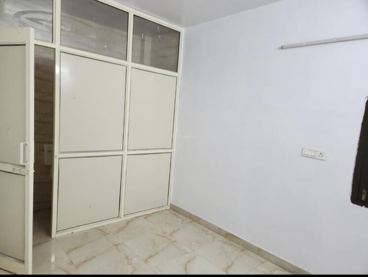 Room, pitampura 3 Bedroom 1100 Sq.Ft. Independent House In Pitampura Delhi 7568777