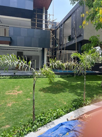 Balcony in 5 BHK Independent House at Chattarpur – for Sale