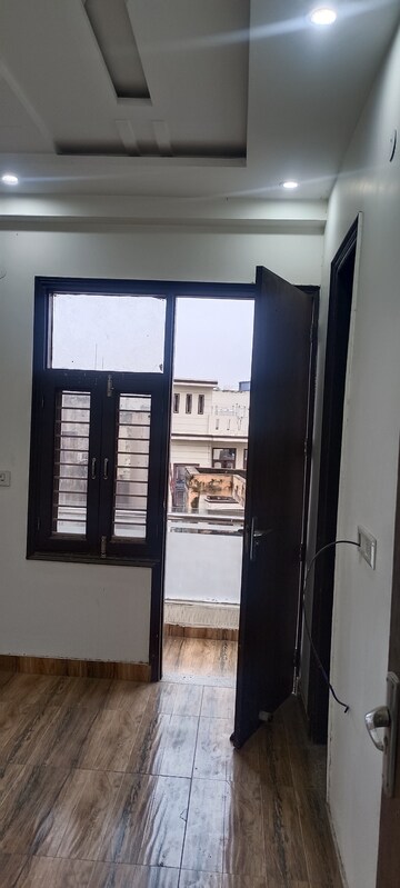 Building Lobby in 3 BHK Builder Floor at Shivpuri – for Sale